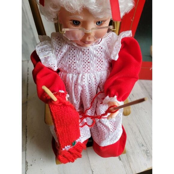 Vintage Santa's best knitting rocking chair Mrs Claus xmas animated decor - Picture 4 of 15